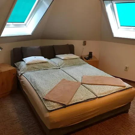 Napfeny Apartman Orosháza Exterior photo